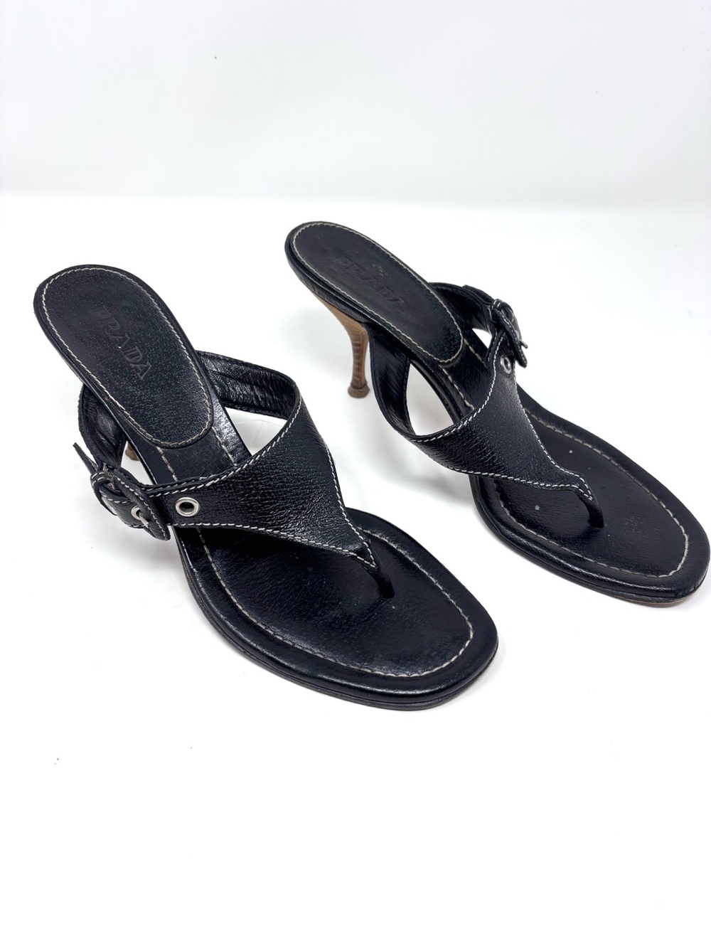 Vintage Prada Black Leather Thong Sandals Buckle T-Strap Kitten Heel size 39